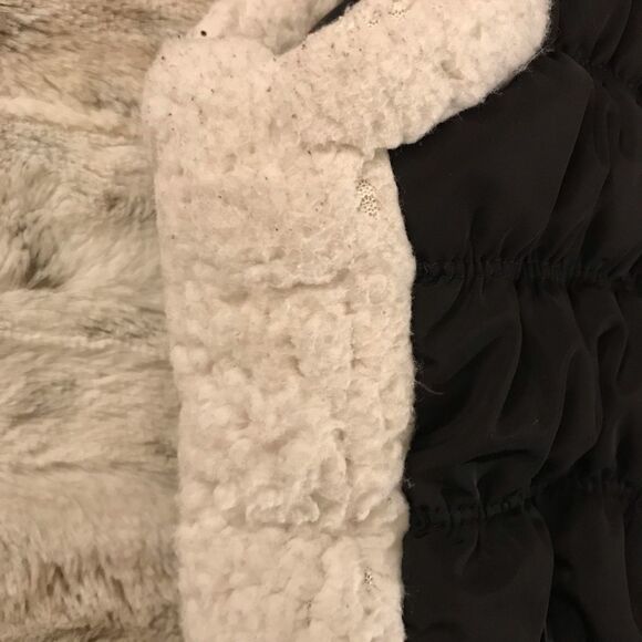 : : Calvin Klein Performance Sherpa Wool Style Trimmed Vest Jacket : : - Picture 10 of 15